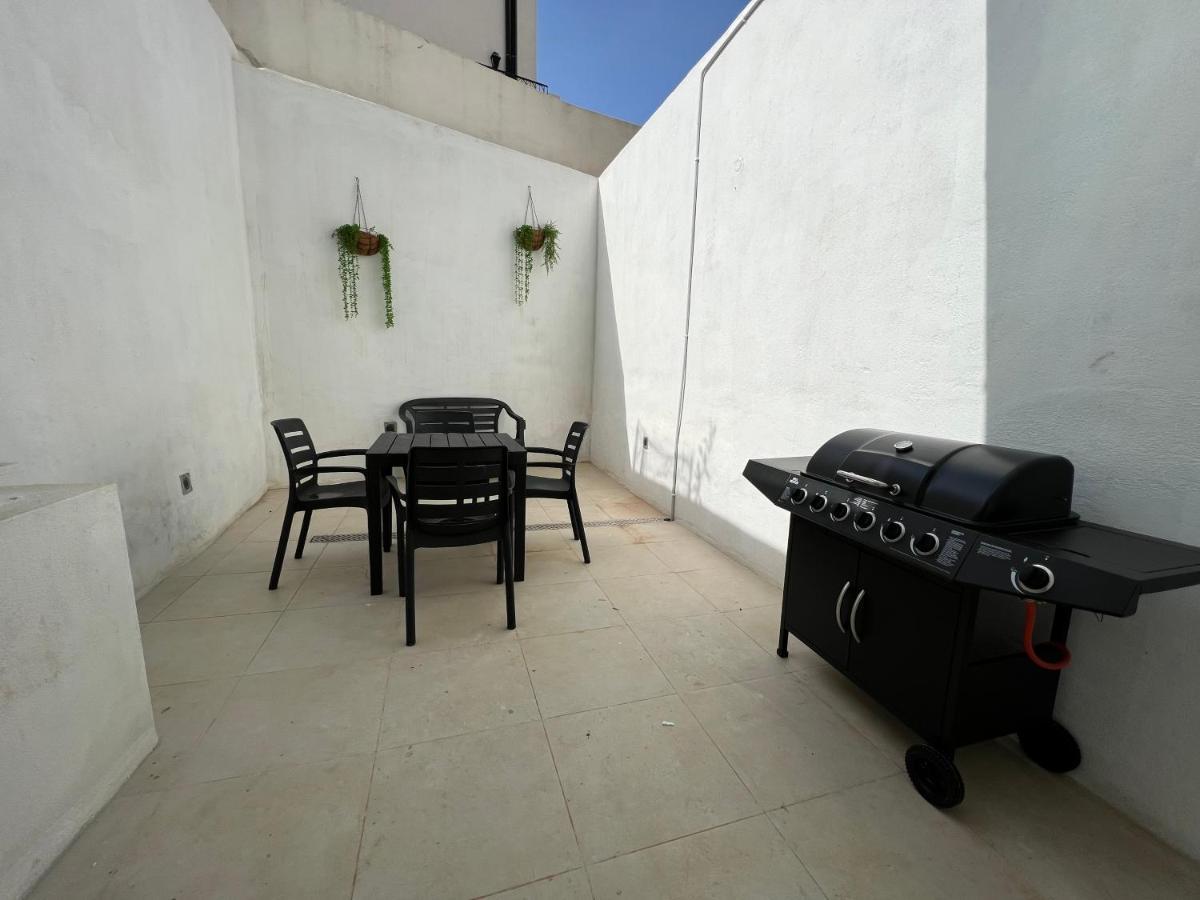 Entire Luxury Sliema Townhouse Steps From Beach Экстерьер фото