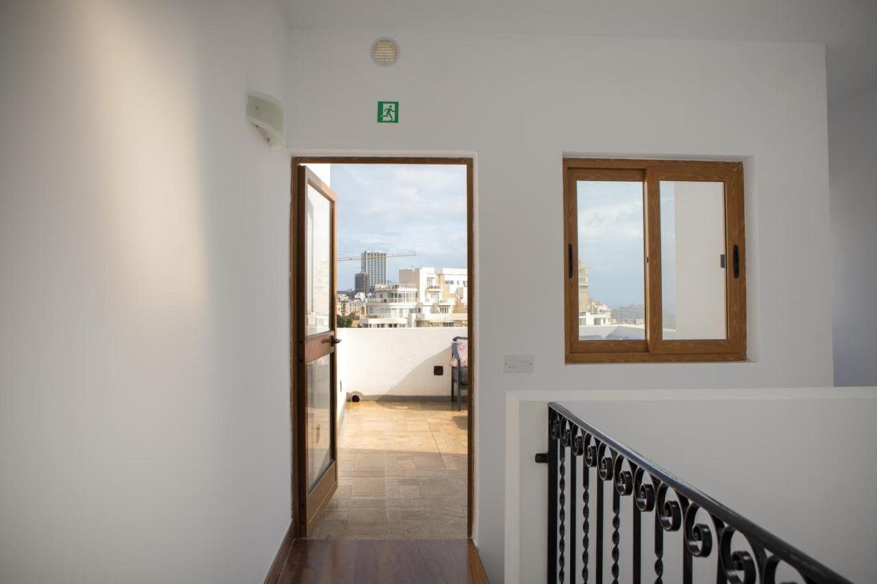 Entire Luxury Sliema Townhouse Steps From Beach Экстерьер фото