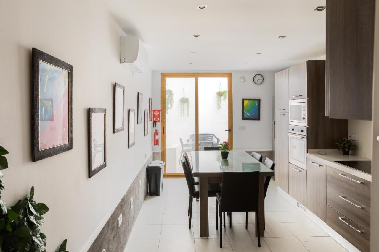 Entire Luxury Sliema Townhouse Steps From Beach Экстерьер фото